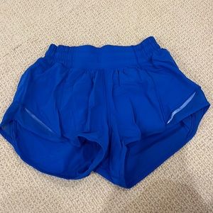 Hotty Hot Low-Rise Lined Shorts 2.5”